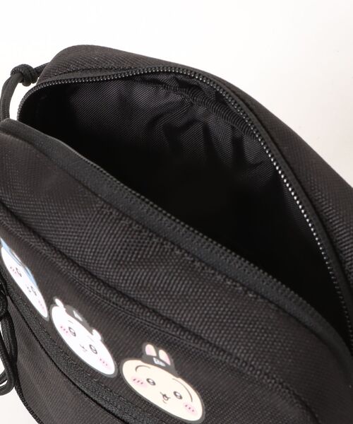 NEW ERA(ニューエラ)の「【NEW ERA/ニューエラ】スクエアショルダーポーチ 1.5L ちいかわ / ちいかわ・ハチワレ・うさぎ ブラック(ショルダーバッグ・レディース・ブラック・FREE)」の4枚目の写真