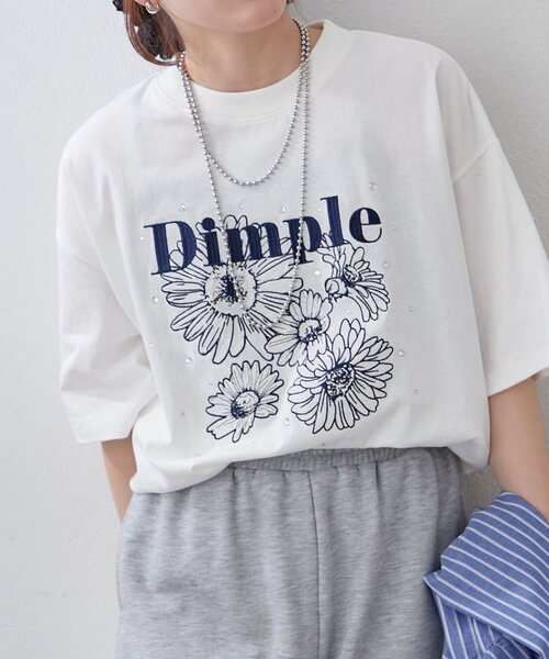 Another Branch olive des olive（アナザーブランチオリーブデオリーブ）の「【人気デザイン】花刺繍×ラインストーンTシャツ（Tシャツ/カットソー・レディース・スミクロ/オフホワイト/オートミール・FREE）」の2枚目の写真