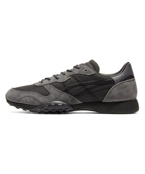 Onitsuka Tiger(オニツカタイガー)の「TRASPIKE / トラスパイク(スニーカー・レディース・ブラック×ブラック/ホワイト系その他/ベージュ系その他・22.5/23/23.5/24/24.5/25/25.5/26/26.5/27/27.5/28/28.5/29)」の18枚目の写真