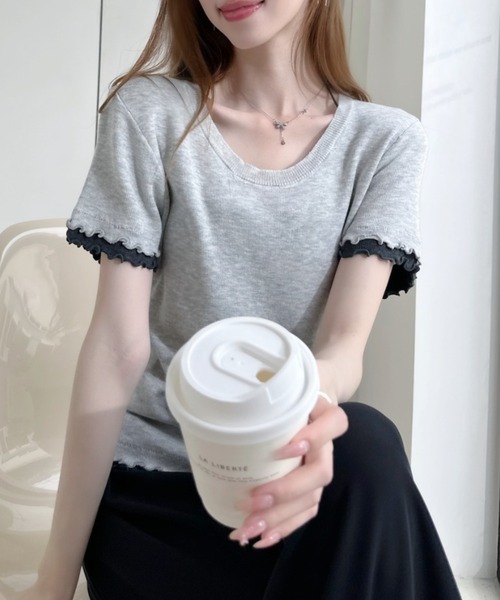 Ada.(エイダ)の「バイカラー メロー デザイン Uネック ニット トップス(ニット/セーター・レディース・ブルー/グレー/イエロー/チャコール・FREE)」の7枚目の写真