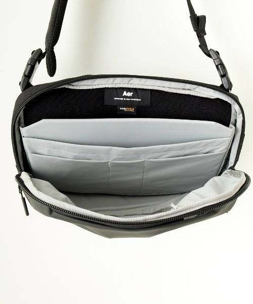 TECH SLING 3 斜背包