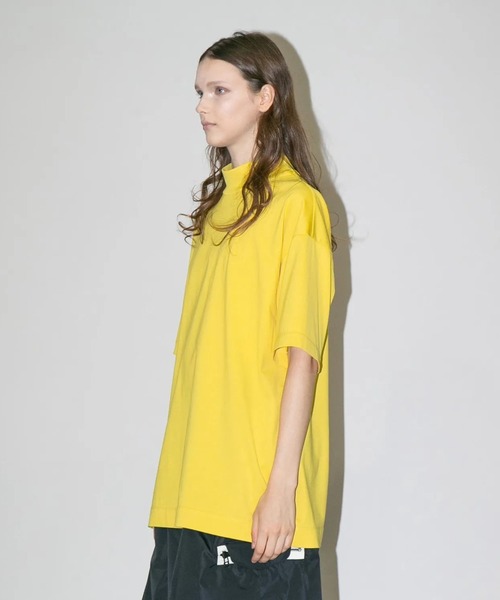 my beautiful landlet（マイビューティフルランドレット）の「【my beautiful landlet】SUPIMA COTTON HIGH NECK T-SHIRT（Tシャツ/カットソー・メンズ・イエロー/チャコールグレー/ブラック/オフホワイト・1/0）」の11枚目の写真