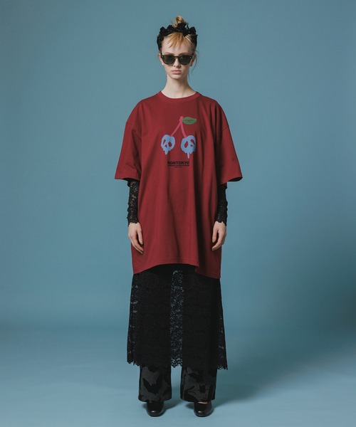 NON TOKYO(ノントーキョー)の「PRINT H/S BIG T-SHIRT(SCULL CHERRY)(Tシャツ/カットソー・レディース・ホワイト/ワインレッド/ブラック・FREE)」の4枚目の写真