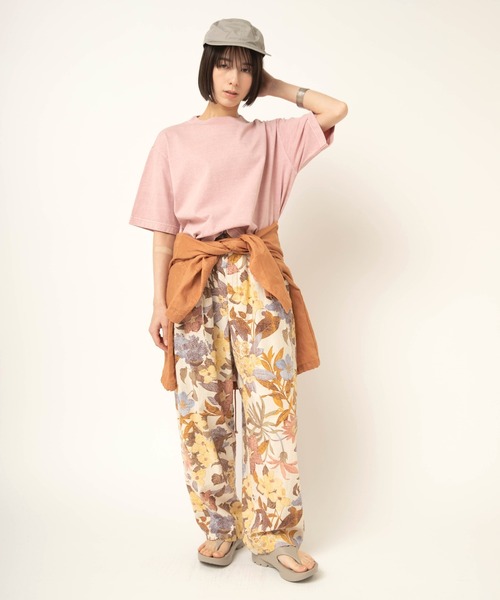 RNA-N（アールエヌエーエヌ）の「R4469 版画風フラワープリントパンツ（その他パンツ・レディース・キナリ/ブラック・FREE）」の17枚目の写真