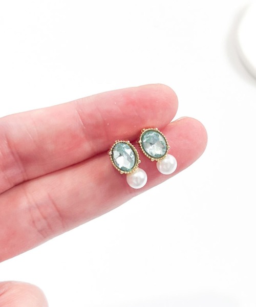 yu-ka(ユーカ)の「YU-KA:ビジュー&パールミニピアス Rhinestone and pearl mini earrings(ピアス(両耳用)・レディース・ゴールド・FREE)」の2枚目の写真