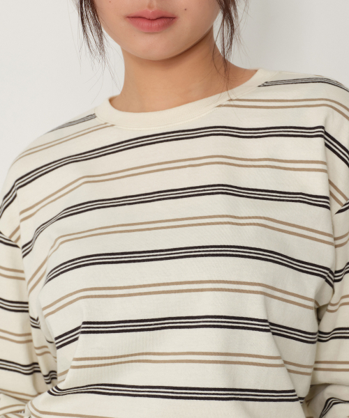 MUSINSA STANDARD WOMAN（ムシンサスタンダードウーマン）の「ウィメンズマルチストライプオーバーサイズ長袖Tシャツ[クリーム/ベージュ]（Tシャツ/カットソー・レディース・その他・X-SMALL/SMALL/MEDIUM/LARGE）」の4枚目の写真
