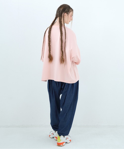 bedsidedrama（ベットサイドドラマ）の「DOG SAVE THE QUEEN Wide Pullover（Tシャツ/カットソー・レディース・ピンク/ホワイト/ブラック・2/1）」の5枚目の写真