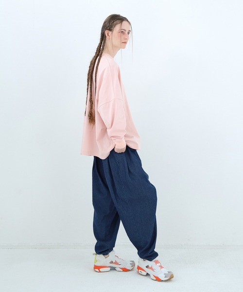 bedsidedrama（ベットサイドドラマ）の「DOG SAVE THE QUEEN Wide Pullover（Tシャツ/カットソー・レディース・ピンク/ホワイト/ブラック・2/1）」の6枚目の写真