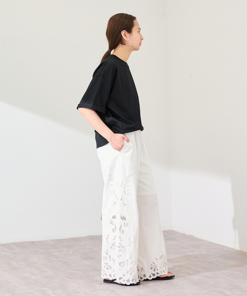 FRAMeWORK(フレームワーク)の「ATON/エイトン SUVIN 60/2 WIDE SLEEVE T-SHIRT(Tシャツ/カットソー・レディース・ホワイト/アイボリー/ブラック・FREE)」の5枚目の写真