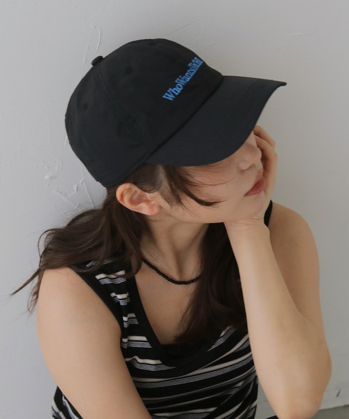 cheriella(シェリエラ)の「【cheriella】ベーシックロゴキャップ BASIC LOGO CAP(キャップ・レディース・ネイビー/ベージュ/ブラック・FREE)」の4枚目の写真