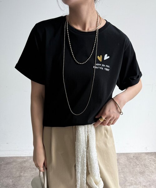 DouDou(ドゥドゥ)の「【WEB限定】ハート×ロゴ刺繍TEE(Tシャツ/カットソー・レディース・ブラック/オフホワイト/ブラウン・FREE)」の1枚目の写真