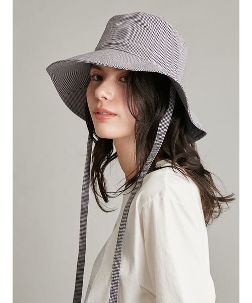 Mila Owen（ミラオーウェン）の「【UVカット】【撥水】【吸水速乾】【接触冷感】紐付きバケットハット（ハット・レディース・ベージュ/チャコールグレー/チェック・F）」の3枚目の写真