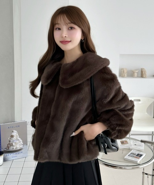 Ada.(エイダ)の「ラビットファー ビッグカラー ショートコート(ステンカラーコート・レディース・ブラウン/オフホワイト/アイボリー・M)」の3枚目の写真