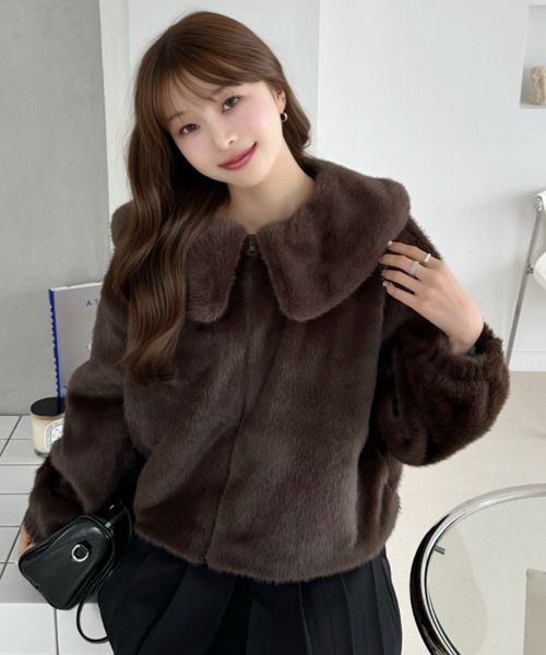 Ada.(エイダ)の「ラビットファー ビッグカラー ショートコート(ステンカラーコート・レディース・ブラウン/オフホワイト/アイボリー・M)」の10枚目の写真