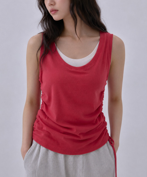 SAYUU(サユ)の「ストリングレイヤードスリーブレスレッド(Tシャツ/カットソー・レディース・レッド・FREE)」の2枚目の写真