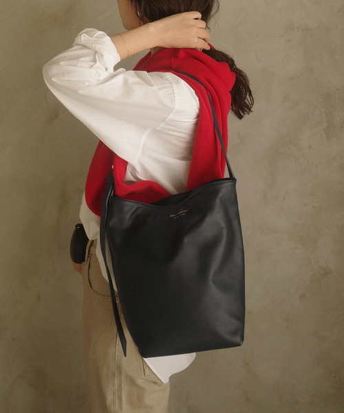 SLOBE IENA(スローブイエナ)の「《WEB限定/追加2》ANTONELLO MASI SLOBE別注 バケツバッグ LUANA(ショルダーバッグ・レディース・ブラック・FREE)」の11枚目の写真