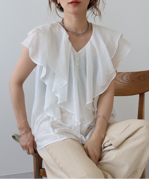 zena(ジェナ)の「シアーラッフルブラウス(シャツ/ブラウス・レディース・ネイビー/オフホワイト/グリーン・FREE)」の1枚目の写真