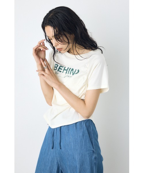 AZUL by moussy(アズールバイマウジー)の「フロントギャザーカラーロゴTシャツ(Tシャツ/カットソー・レディース・ライトブラック/オフホワイト/ブルー・FREE)」の5枚目の写真