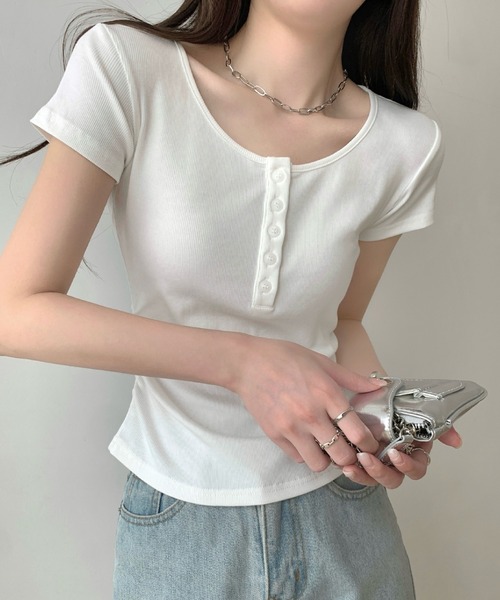 2ly2(トゥーリートゥー)の「リブ素材 ヘンリーネック 半袖カットソー フィットシルエット Tシャツ(Tシャツ/カットソー・レディース・グレー/ホワイト/ブラック・FREE)」の7枚目の写真