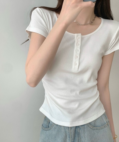 2ly2(トゥーリートゥー)の「リブ素材 ヘンリーネック 半袖カットソー フィットシルエット Tシャツ(Tシャツ/カットソー・レディース・グレー/ホワイト/ブラック・FREE)」の10枚目の写真