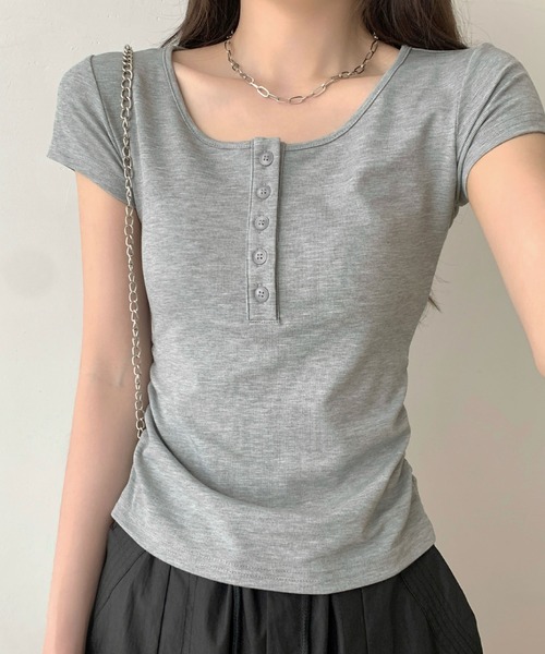 2ly2(トゥーリートゥー)の「リブ素材 ヘンリーネック 半袖カットソー フィットシルエット Tシャツ(Tシャツ/カットソー・レディース・グレー/ホワイト/ブラック・FREE)」の14枚目の写真