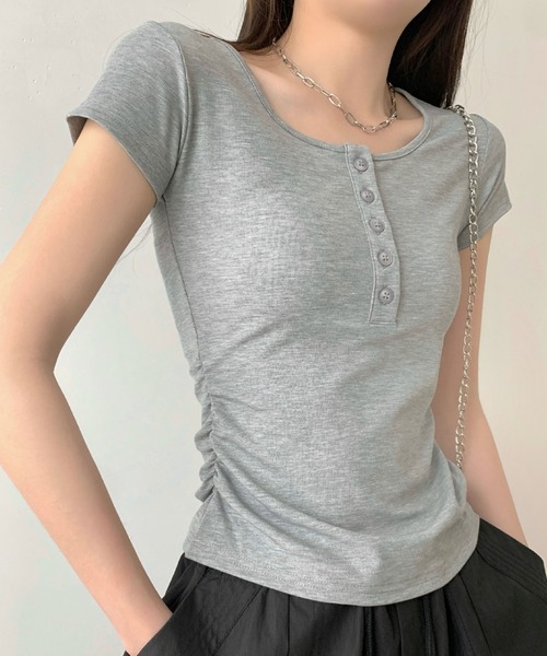 2ly2(トゥーリートゥー)の「リブ素材 ヘンリーネック 半袖カットソー フィットシルエット Tシャツ(Tシャツ/カットソー・レディース・グレー/ホワイト/ブラック・FREE)」の17枚目の写真