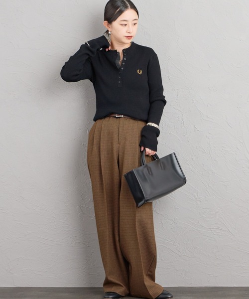 FRED PERRY（フレッドペリー）の「[FRED PERRY/フレッドペリー] 別注 ワンポイントロゴ刺繍 ヘンリーネックリブニット（ニット/セーター・レディース・ブラウン/オートミール/ブラック・8/10）」の19枚目の写真