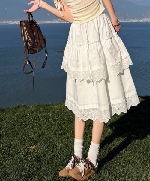 AMAJI(アマジ)の「レース ティアード Aラインスカート(スカート・レディース・ホワイト・SMALL/MEDIUM/LARGE/X-LARGE)」の4枚目の写真