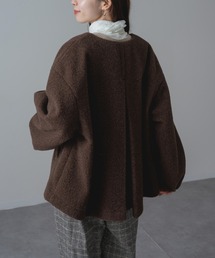 【refinedworks】フォルムで差がつく! 袖タック ノーカラー ショート コート