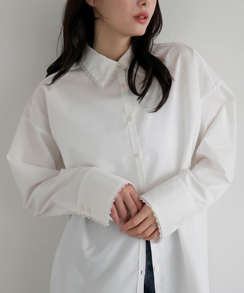 AMUU. PRECIEUSE(アムープレシューズ)の「パールカラーカフスシャツ(シャツ/ブラウス・レディース・ブルー/ブラック/オフホワイト・FREE)」の2枚目の写真