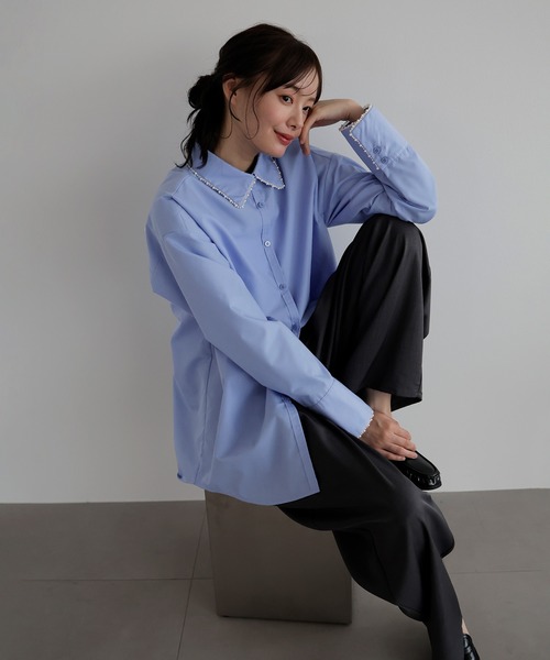 AMUU. PRECIEUSE(アムープレシューズ)の「パールカラーカフスシャツ(シャツ/ブラウス・レディース・ブルー/ブラック/オフホワイト・FREE)」の4枚目の写真