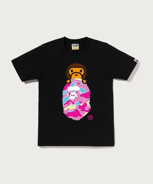 A BATHING APE(アベイシングエイプ)の「STA CAMO MILO ON APE HEAD TEE(Tシャツ/カットソー・レディース・ホワイト×ピンク/ホワイト系その他5/ブラック系その他5/ブラック×ピンク・MEDIUM/SMALL/XX-SMALL/X-SMALL)」の1枚目の写真