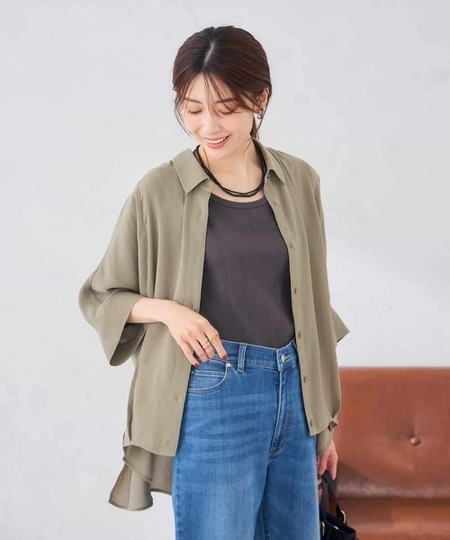 a.v.v(アーヴェヴェ)の「さらっと涼しい 楊柳ドルマンシャツ【2WAY/イージーケア】(シャツ/ブラウス・レディース・ブラウン/カーキ/ブラック・39)」の7枚目の写真