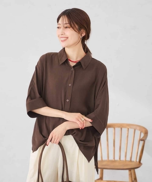 a.v.v(アーヴェヴェ)の「さらっと涼しい 楊柳ドルマンシャツ【2WAY/イージーケア】(シャツ/ブラウス・レディース・ブラウン/カーキ/ブラック・39)」の16枚目の写真
