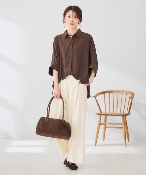 a.v.v(アーヴェヴェ)の「さらっと涼しい 楊柳ドルマンシャツ【2WAY/イージーケア】(シャツ/ブラウス・レディース・ブラウン/カーキ/ブラック・39)」の17枚目の写真
