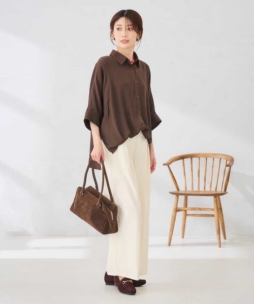 a.v.v(アーヴェヴェ)の「さらっと涼しい 楊柳ドルマンシャツ【2WAY/イージーケア】(シャツ/ブラウス・レディース・ブラウン/カーキ/ブラック・39)」の18枚目の写真