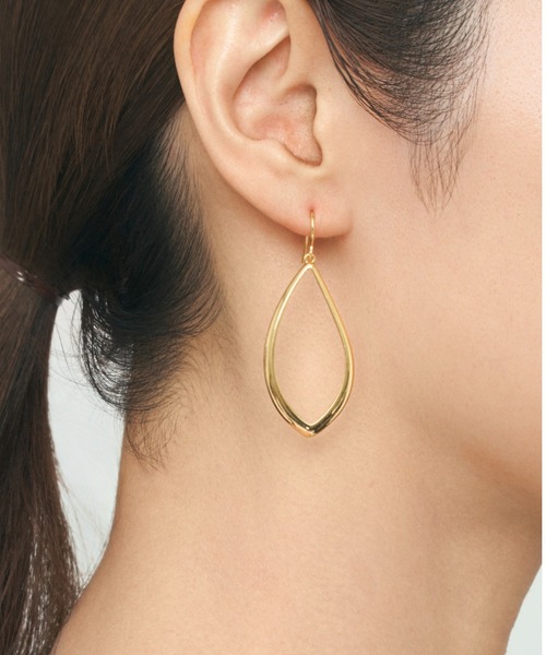 UNITED JEWELS-ef-(ユナイテッドジュエルズイフ)の「Leaf Design hook pierce(ピアス(両耳用)・レディース・シルバー/イエローゴールド・FREE)」の4枚目の写真