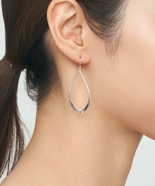 UNITED JEWELS-ef-(ユナイテッドジュエルズイフ)の「Leaf Design hook pierce(ピアス(両耳用)・レディース・シルバー/イエローゴールド・FREE)」の6枚目の写真