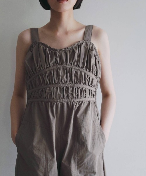 anuke（アンヌーク）の「anuke Gather Wide Combinaison（ワンピース・レディース・ブラック/ベージュ・38/36）」の7枚目の写真