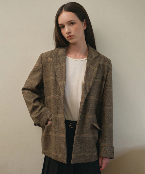 OURNOSTALGIA(アワー ノスタルジア)の「Vintage wool check tailored half jacket_Brown(O25-OT03)(その他アウター・レディース・ブラウン・FREE)」の2枚目の写真