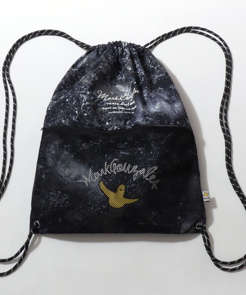 Mark Gonzales(マーク・ゴンザレス)の「MARK GONZALES ARTWORK COLLECTION/マークゴンザレス 別注 メッシュポケット ドローコード アソート ナップサック メンズ レディース(バックパック/リュック・メンズ・ブラック/ホワイト/ベージュ系その他/ブラック系その他/グリーン系その他・FREE)」の3枚目の写真