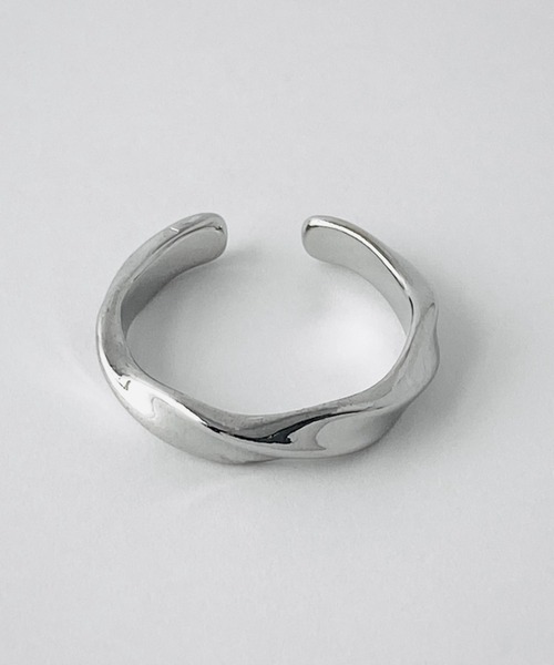 NOEL(ノエル)の「Twist Ring Ⅱ #078 フリーサイズリング(リング・メンズ・シルバー・FREE)」の1枚目の写真