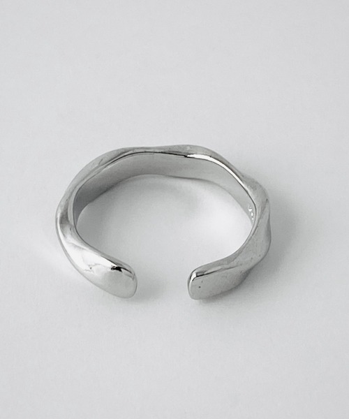 NOEL(ノエル)の「Twist Ring Ⅱ #078 フリーサイズリング(リング・メンズ・シルバー・FREE)」の4枚目の写真