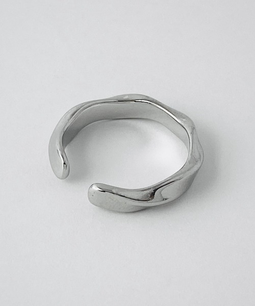 NOEL(ノエル)の「Twist Ring Ⅱ #078 フリーサイズリング(リング・メンズ・シルバー・FREE)」の5枚目の写真