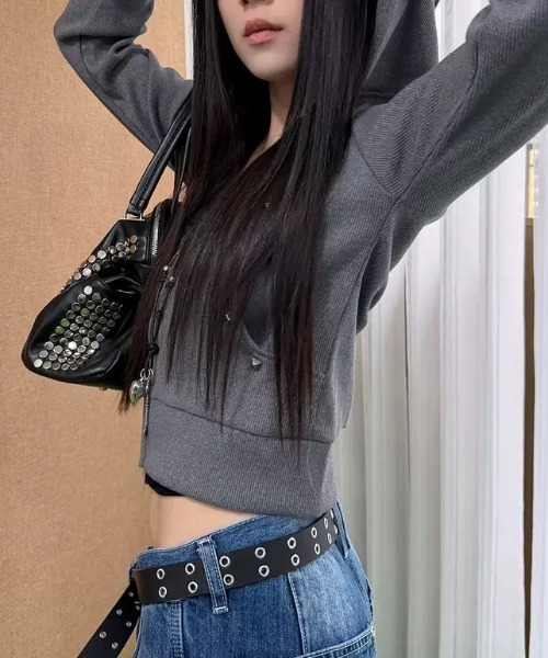 Vipoa(ヴィポア)の「studs zip up hoodie(パーカー・レディース・ブラック/グレー・FREE)」の6枚目の写真