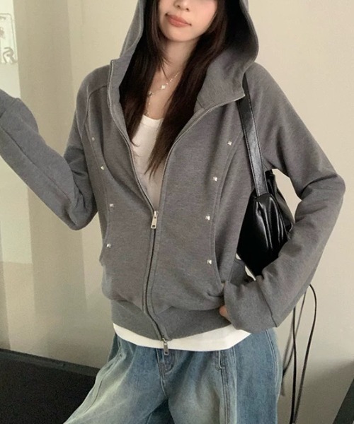 Vipoa(ヴィポア)の「studs zip up hoodie(パーカー・レディース・ブラック/グレー・FREE)」の12枚目の写真