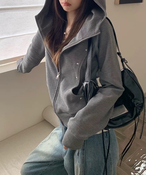 Vipoa(ヴィポア)の「studs zip up hoodie(パーカー・レディース・ブラック/グレー・FREE)」の13枚目の写真