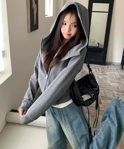Vipoa(ヴィポア)の「studs zip up hoodie(パーカー・レディース・ブラック/グレー・FREE)」の18枚目の写真