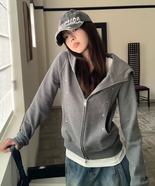 Vipoa(ヴィポア)の「studs zip up hoodie(パーカー・レディース・ブラック/グレー・FREE)」の21枚目の写真