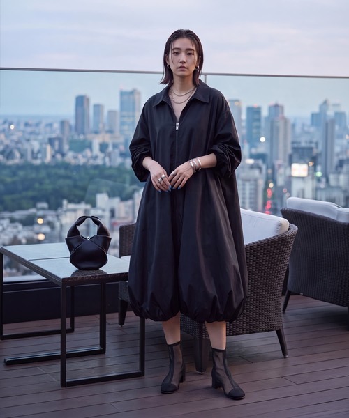STYLE DELI(スタイルデリ)の「【DELI by】エアリーバルーンヘムZIPシャツワンピース(ワンピース・レディース・ブラック・M)」の5枚目の写真